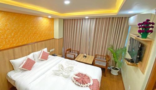 Deluxe King Suite