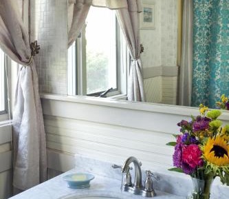 Queen Room with Jetted Tub