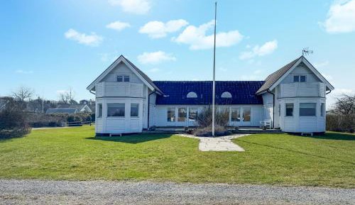 Five-Bedroom Holiday Home