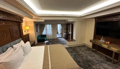 Two-Bedroom Apartment with Balcony and Terrace