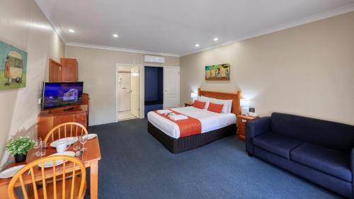 Deluxe Queen Room