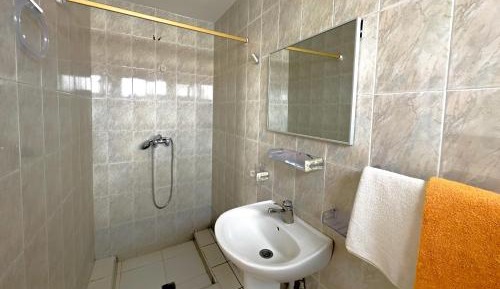 Twin Room with Bathroom