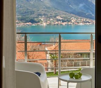 One-Bedroom Apartment with Balcony and Sea View