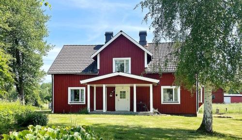 Four-Bedroom Holiday Home