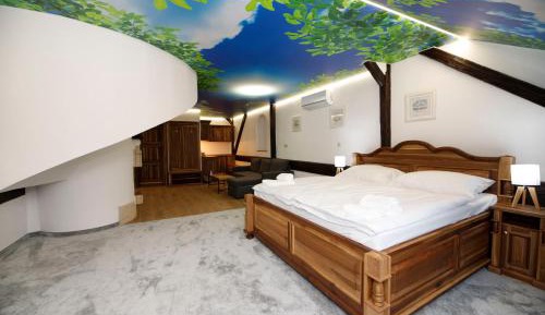 Deluxe Double Room with Extra Bed