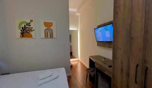 Quadruple Room with Private Bathroom