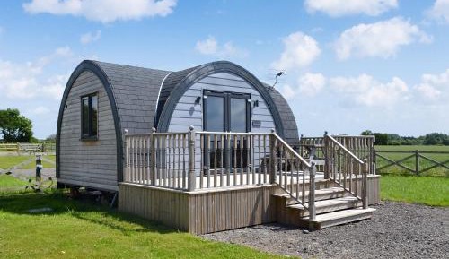 One-Bedroom Holiday Home