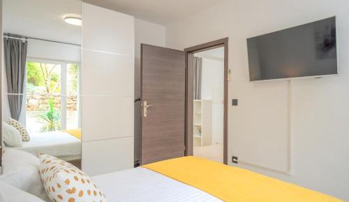 One-Bedroom Apartment with Terrace