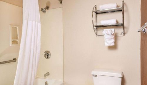 King Suite - Non-Smoking