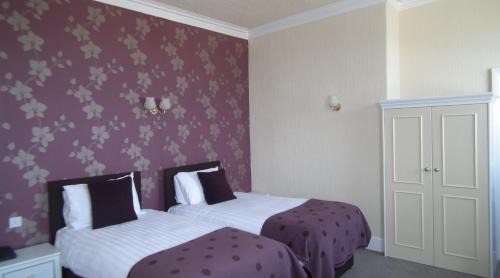 Twin Room with Sea View