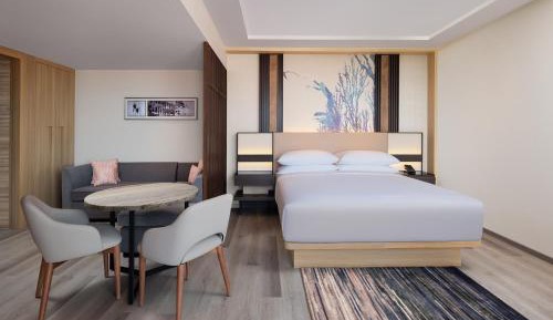 Premium, Guest room, 1 King, City view with INR 500 Spa credit per stay