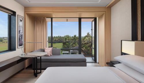 Premium, Guest room, 1 King, Balcony with INR 500 Spa credit per stay