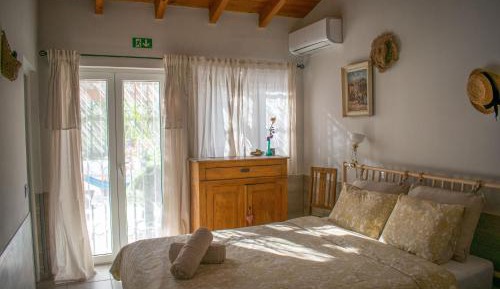Queen Room with Garden View