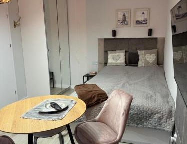 Deluxe Double Room (2 Adults + 1 Child)