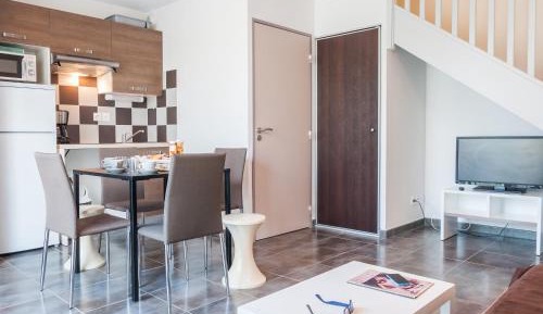 Duplex House ( 6 adults)