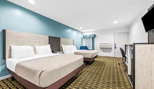 Queen Room with Two Queen Beds - Smoking