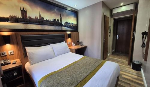 Classic Double Room, with en suite