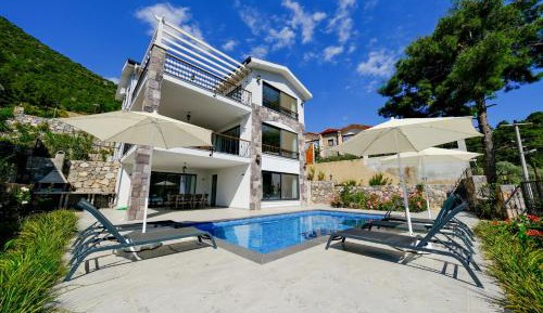 Villa with Private Pool