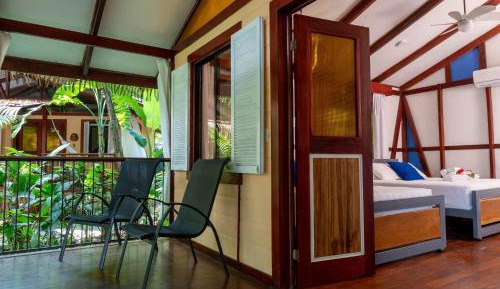 Bungalow with Garden View