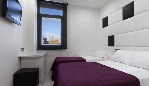 Deluxe Room (2 Adults + 1 Child)