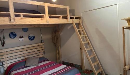 Basic Triple Room with Shared Bathroom