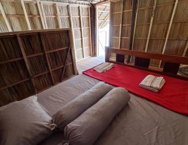 Deluxe Room (2 Adults + 1 Child)