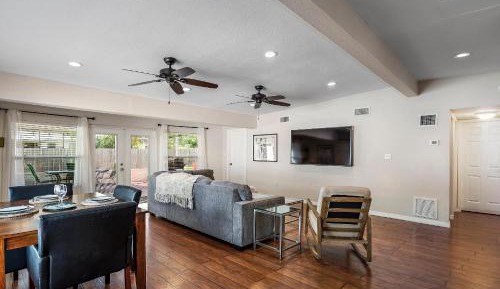 Three-Bedroom Holiday Home 