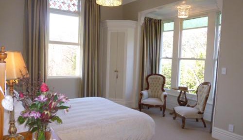Deluxe King Room with Garden View