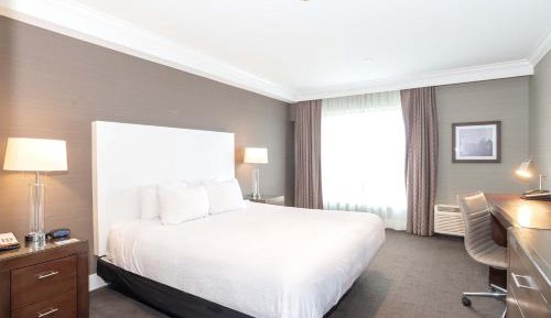 Standard Room, 1 King Bed