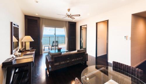 Suite Twin Room in Hotel Bldg