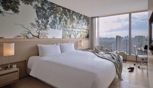 Urban Corner Room