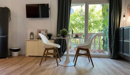 One-Bedroom Premier Apartment