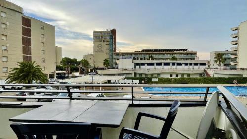 Apartment with Pool View 