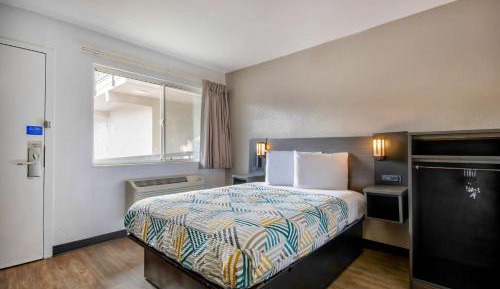 Double Room - Disability Access - Roll In Shower