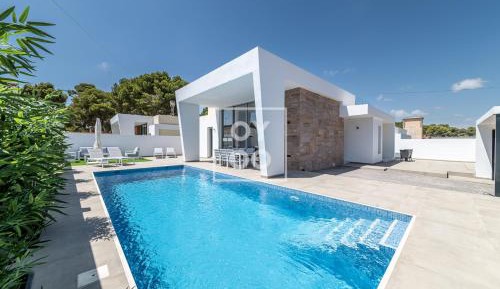 Three-Bedroom Holiday Home 