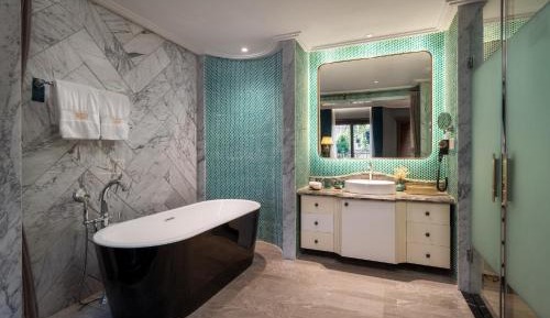 Luxury Suite