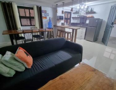 Deluxe One-Bedroom Apartment