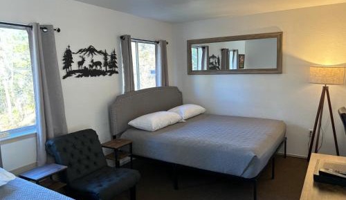 Suite with Mountain View