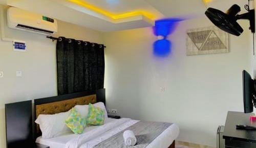 Standard King Room