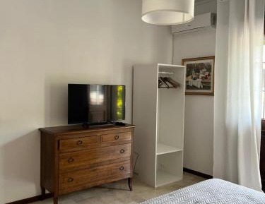Standard Double Room with Shared Bathroom