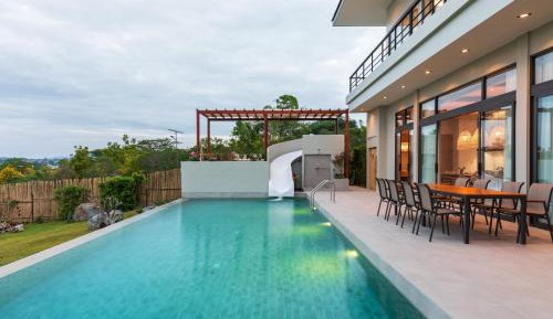 Four Bedrooms Pool Villa  with Temperature-Controlled Pool
