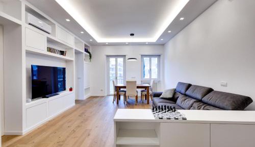 Two-Bedroom Deluxe Apartment with Balcony