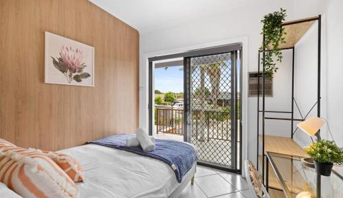 Single Room with Shared Bathroom