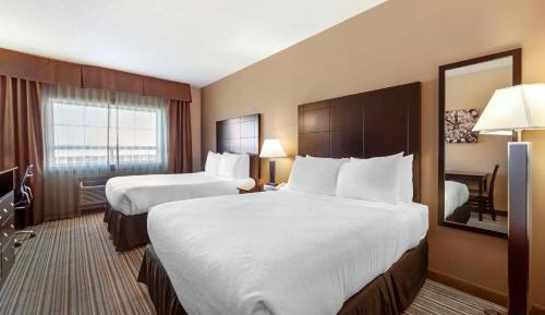 Queen Suite with Two Queen Beds and Sofa Bed - Kitchenette/Non-Smoking