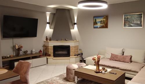 Three-Bedroom Deluxe Apartment