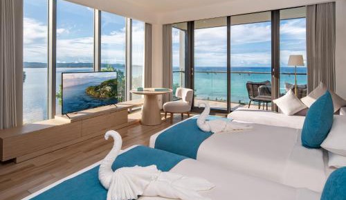 Ocean Corner Suite
