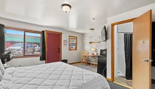 Standard King Room