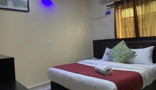Standard Queen Room