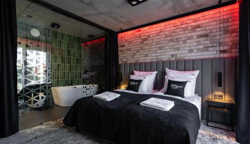 Superior One-Bedroom Apartment with Balcony