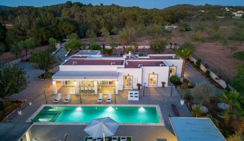Five-Bedroom Villa